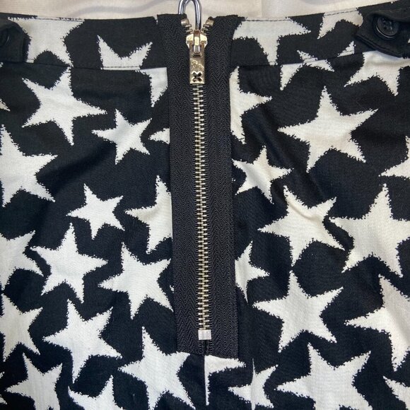 Tripp NYC Star Print Skirt Zipped Closure Detachable Strap Black White XL W NWOT - Picture 8 of 12